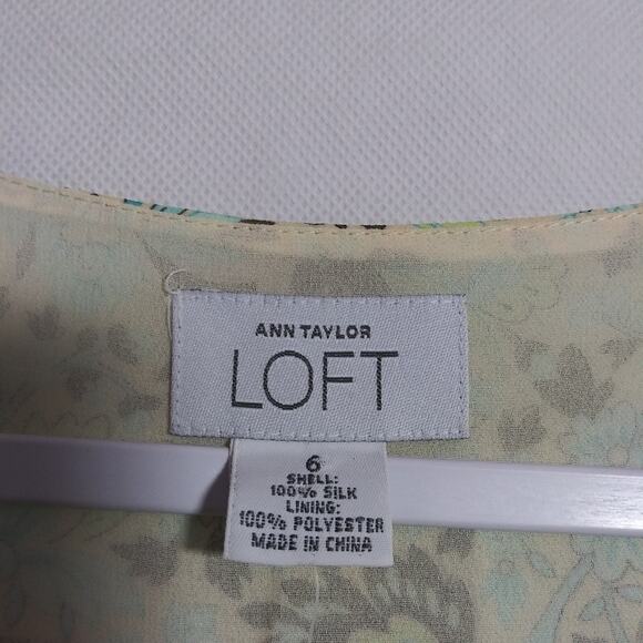 Loft Blue Floral Silk Babydoll Y2k Flutter Sleeve V Neck Top Size 6 - Picture 5 of 7